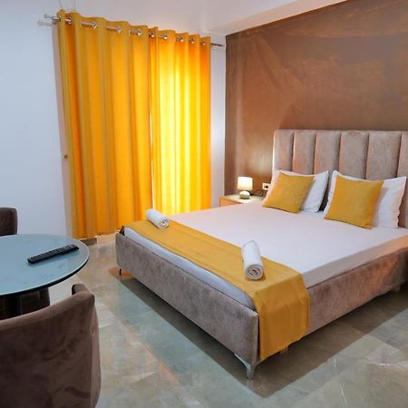 Hotel Adi-Vera Саранда Экстерьер фото