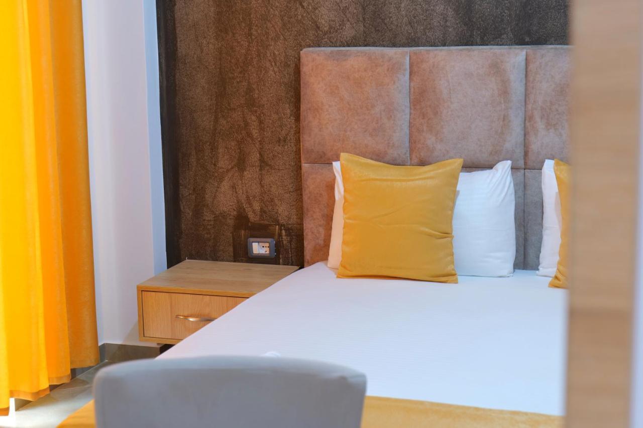 Hotel Adi-Vera Саранда Экстерьер фото