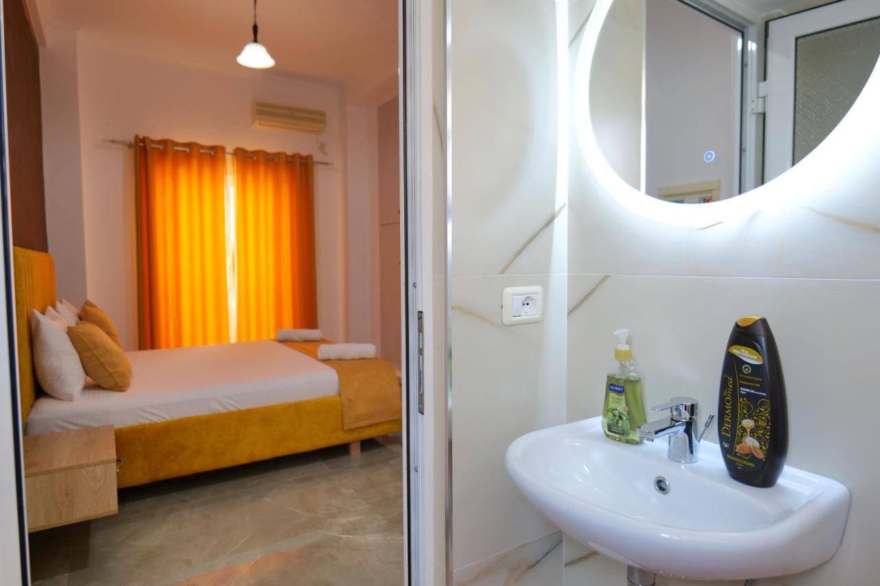 Hotel Adi-Vera Саранда Экстерьер фото