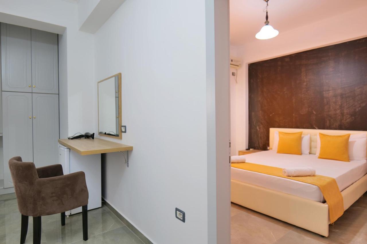 Hotel Adi-Vera Саранда Экстерьер фото